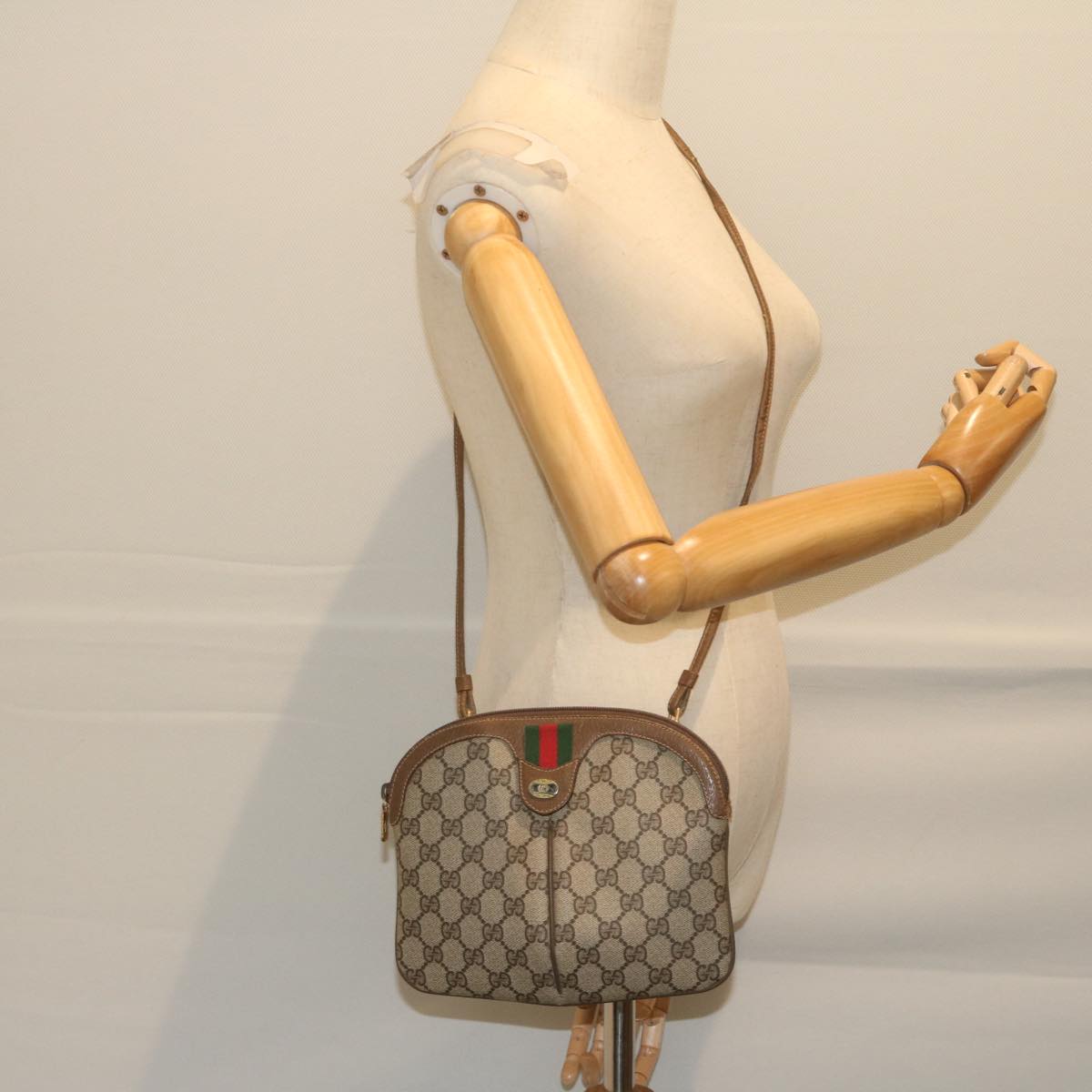 GUCCI GG Supreme Web Sherry Line Shoulder Bag Beige Red 904 02 047 61456