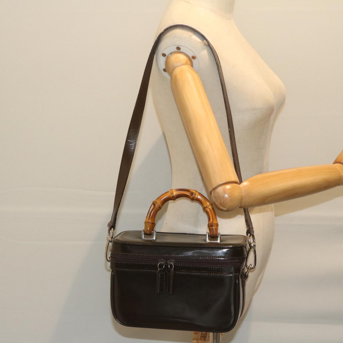 GUCCI Vanity Bamboo Cosmetic Pouch Patent leather Brown 013 0406 2490 61575