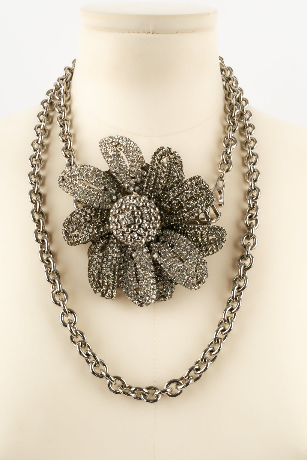 Collier argentÃƒÆ’Ã‚Â© Valentino