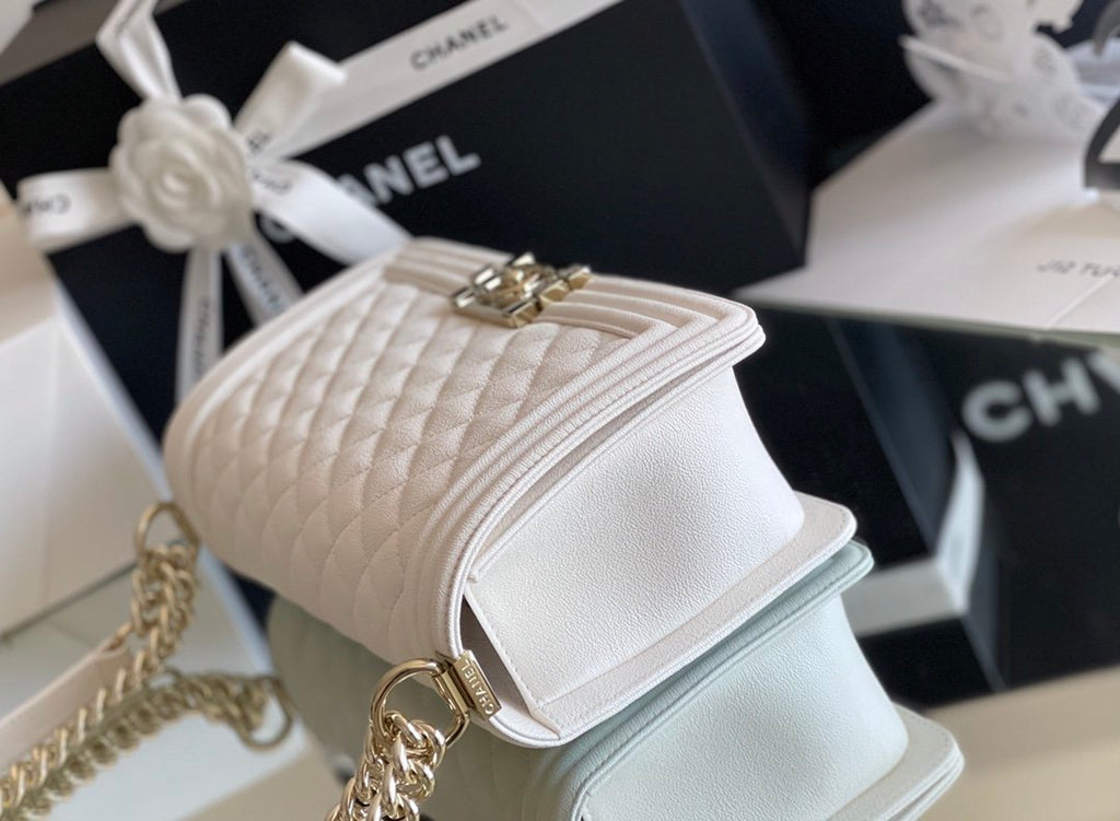 CHLMedium Classic Flap Bag 25cm White For Women A67086