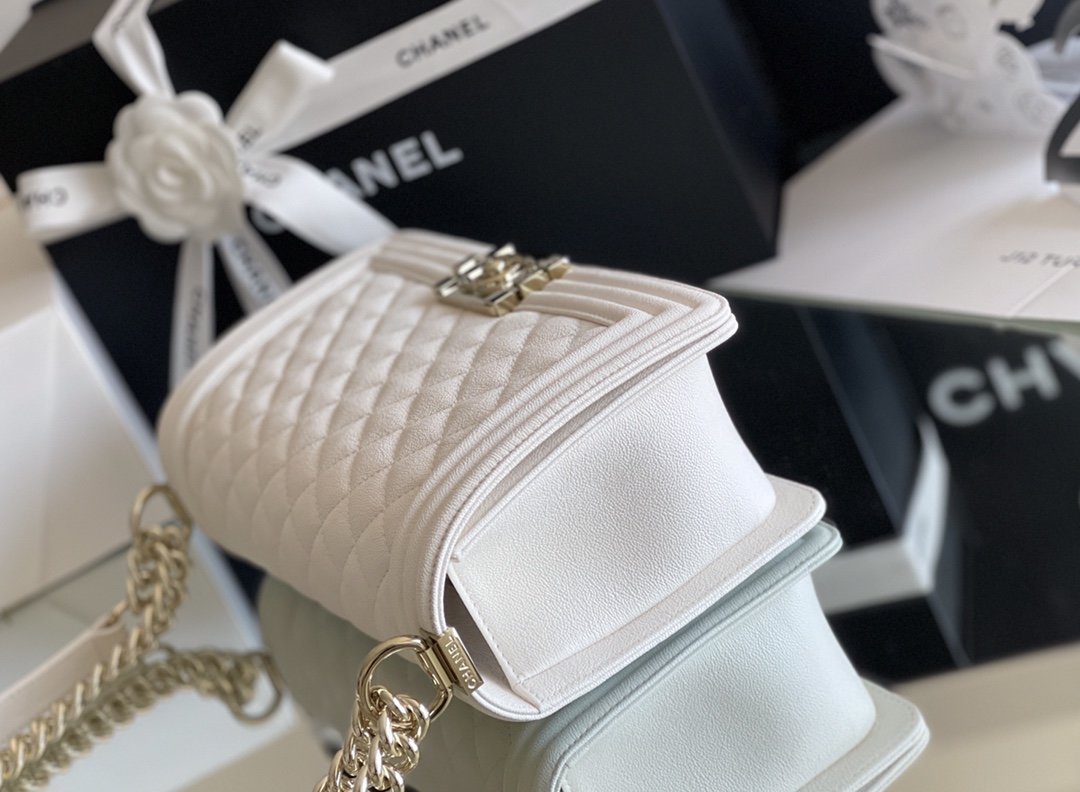 CHLMedium Classic Flap Bag 25cm White For Women A67086