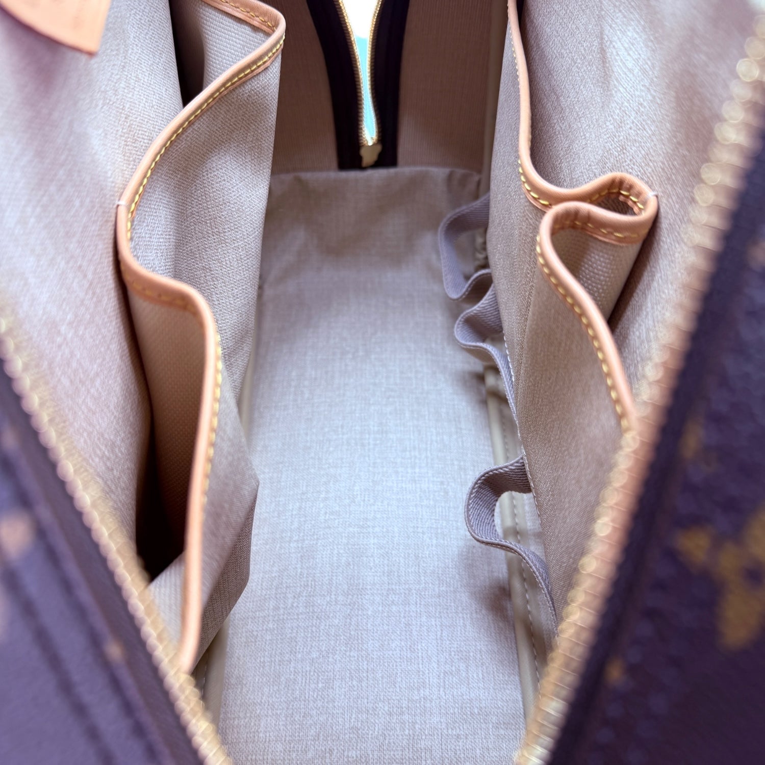 Louis Vuitton 1998 Monogram Canvas Deauville Bag