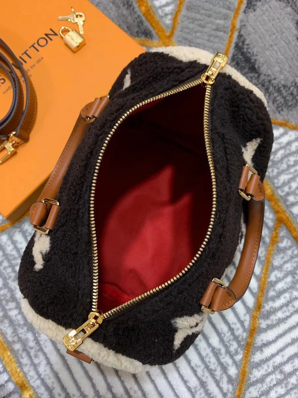 LOV2 Bags - Luxurious Bags  1476