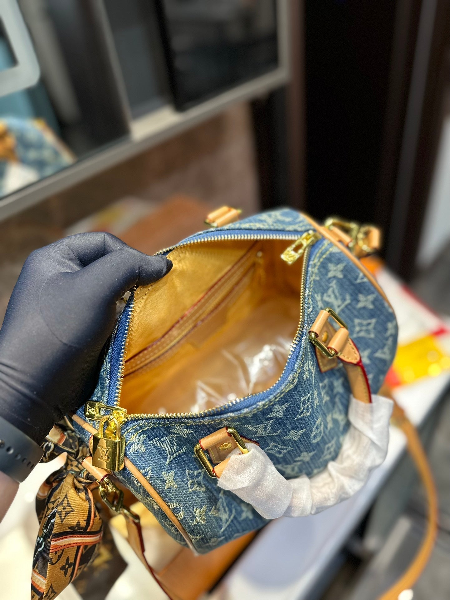 EN - Luxury Bags LUV 761