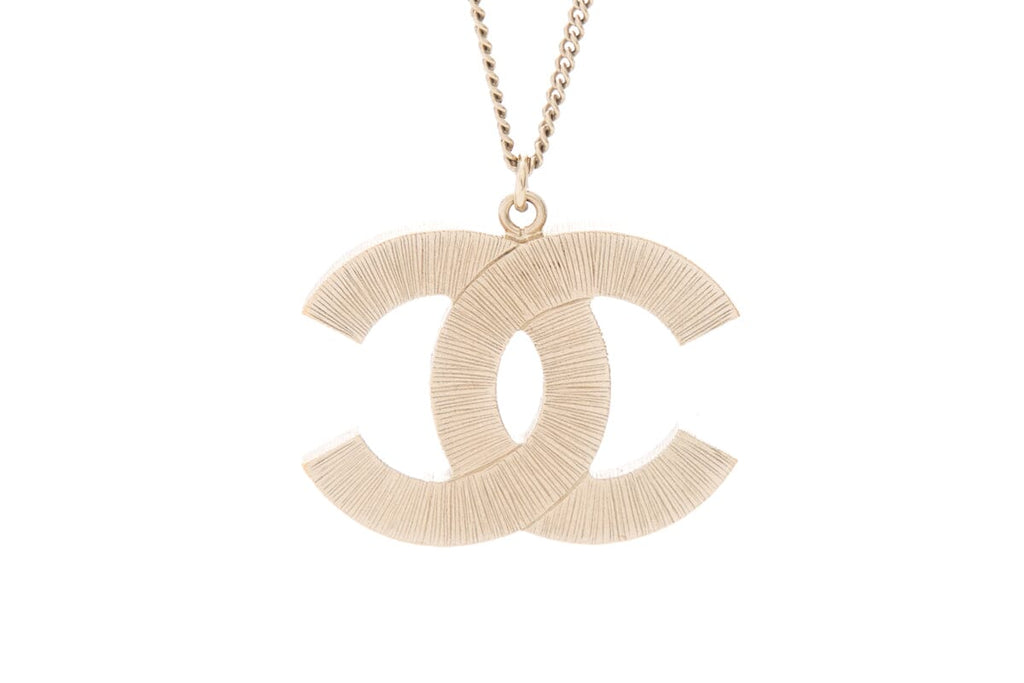 Chanel 2016 Gold Quitled CC Pendeant Necklace