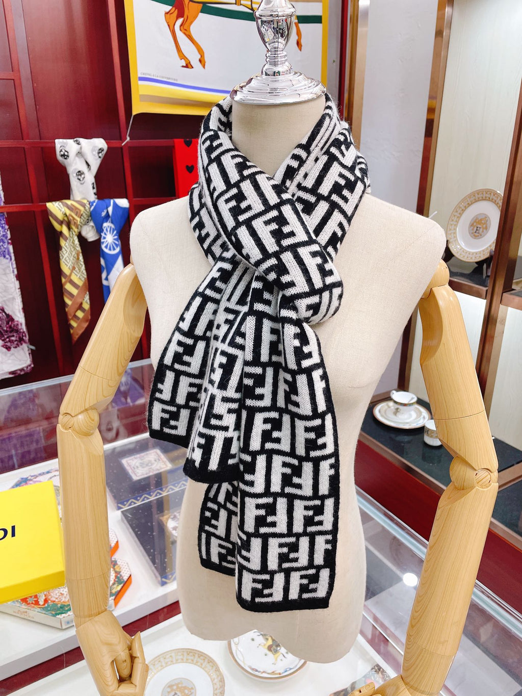 EN - Luxury FEI  Scarf 004