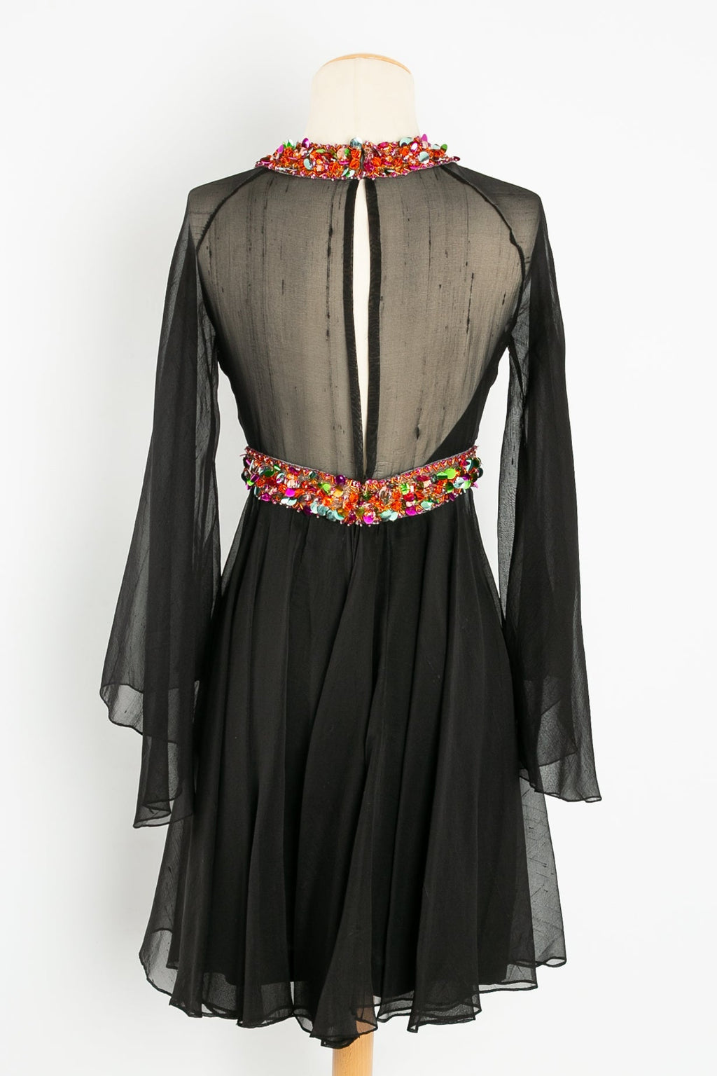 Robe en mousseline noire ÃƒÆ’Ã‚Â  sequins