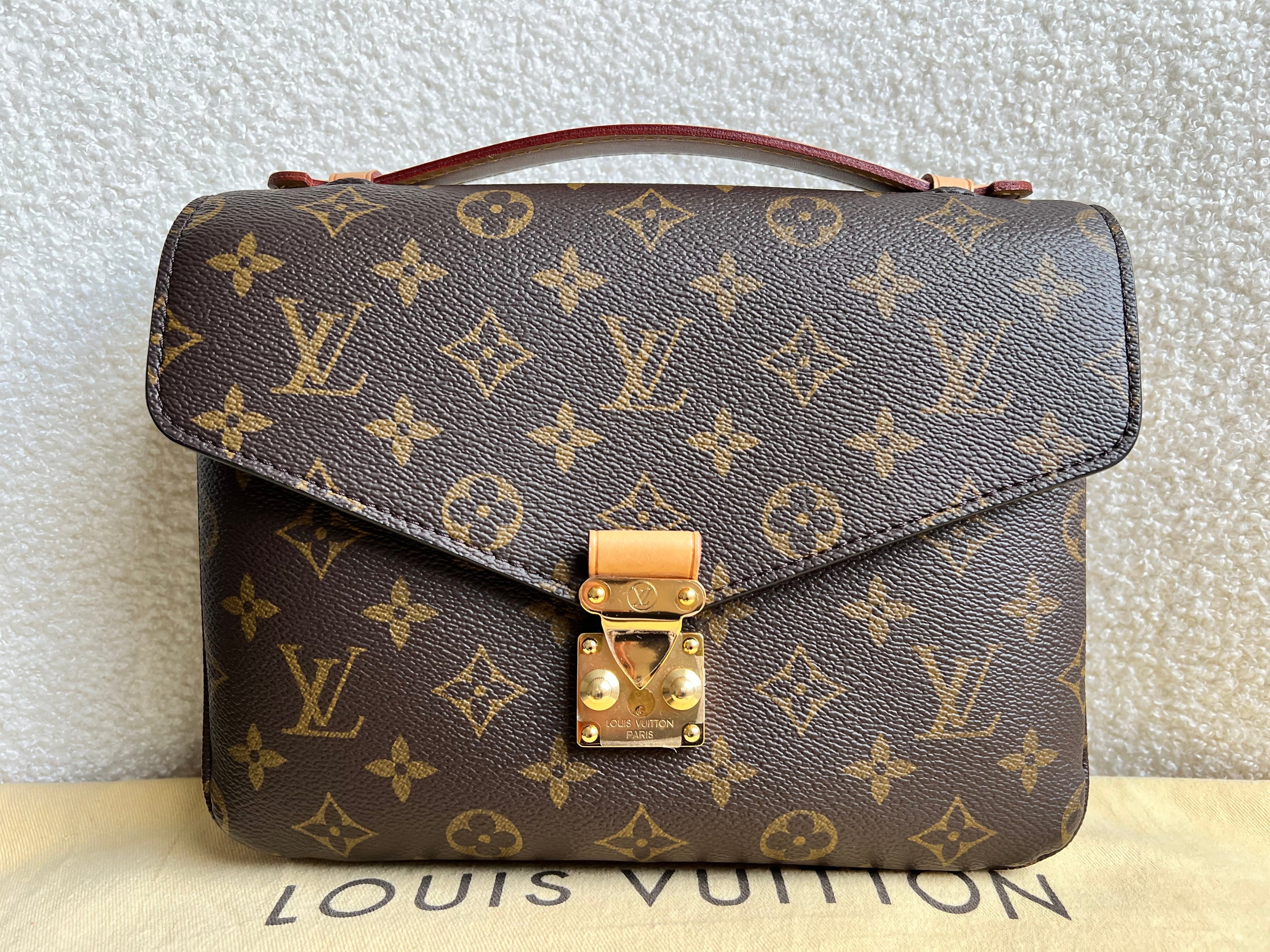 Louis Vuitton Pochette Metis Monogram (RRP £1,970)