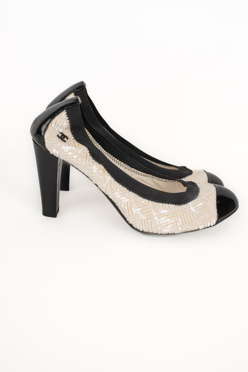 Escarpins blancs à paillettes Chanel