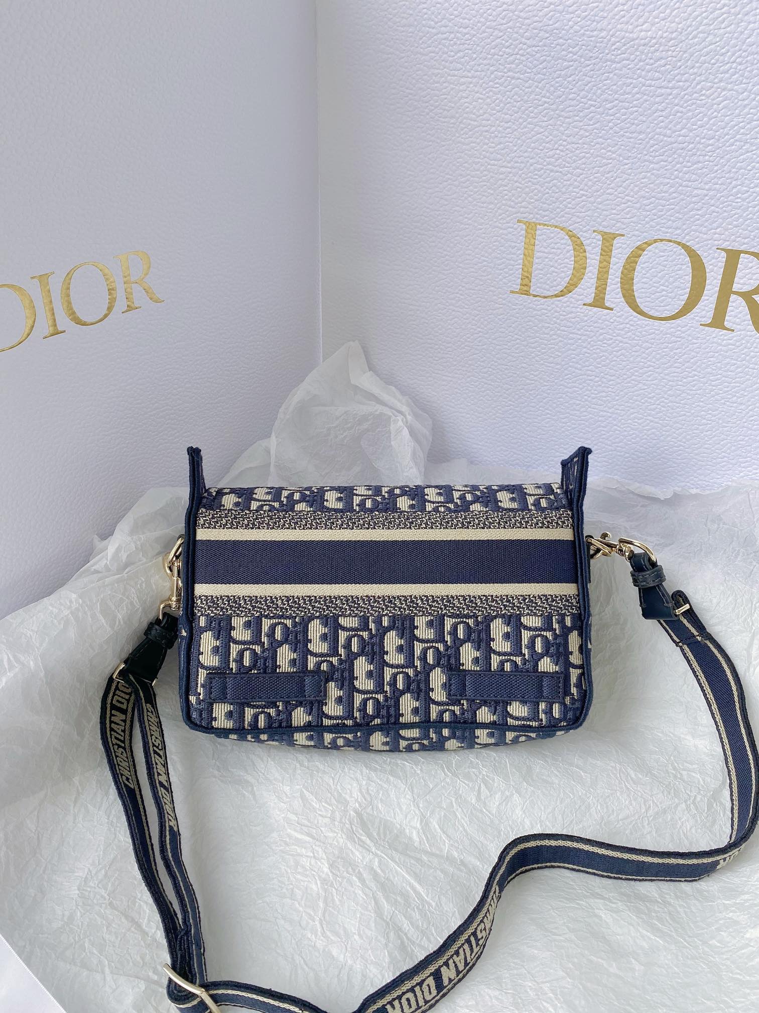 GLAMI Small DYORCAMP Bag Blue Oblique Embroidery, Blue Handbags, Shoulder Bags, Crossbody Bags, 23cm CD M1241ORIW_M928