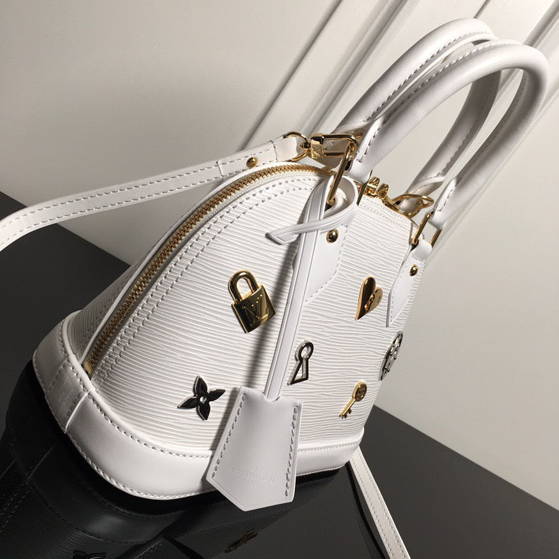 LOV2 Bags - Luxurious Bags  1972