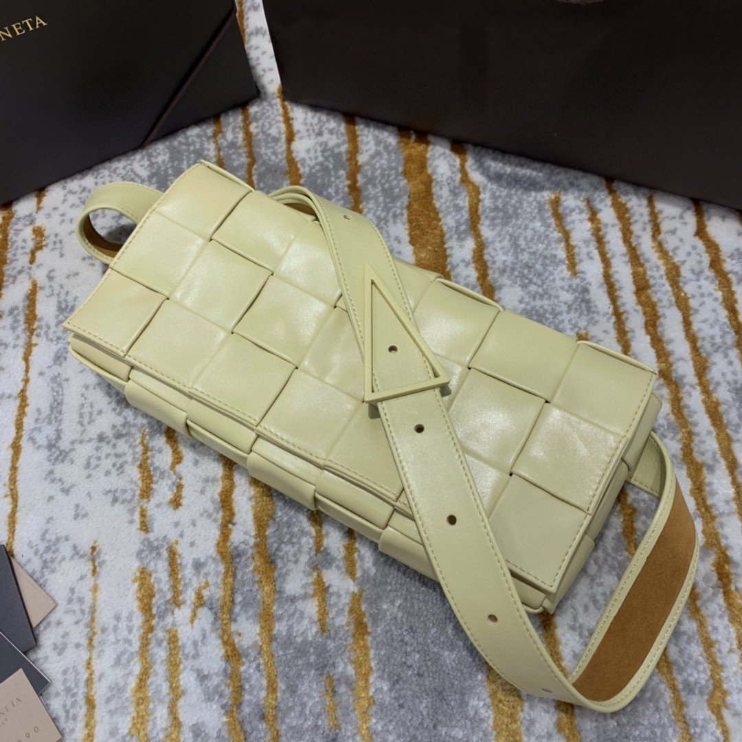 GLAMI Brick Cassette Bag For Women 11in/28cm In Beige