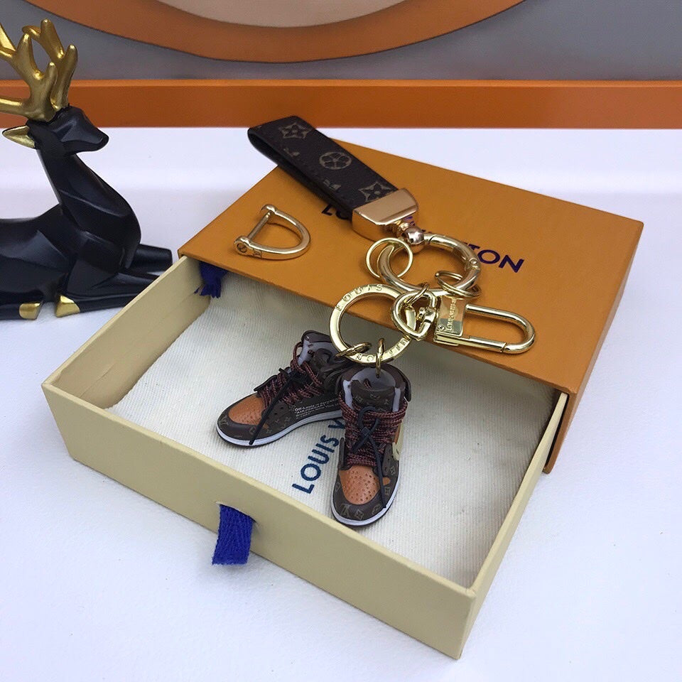 EN - Lux Keychains LUV 009