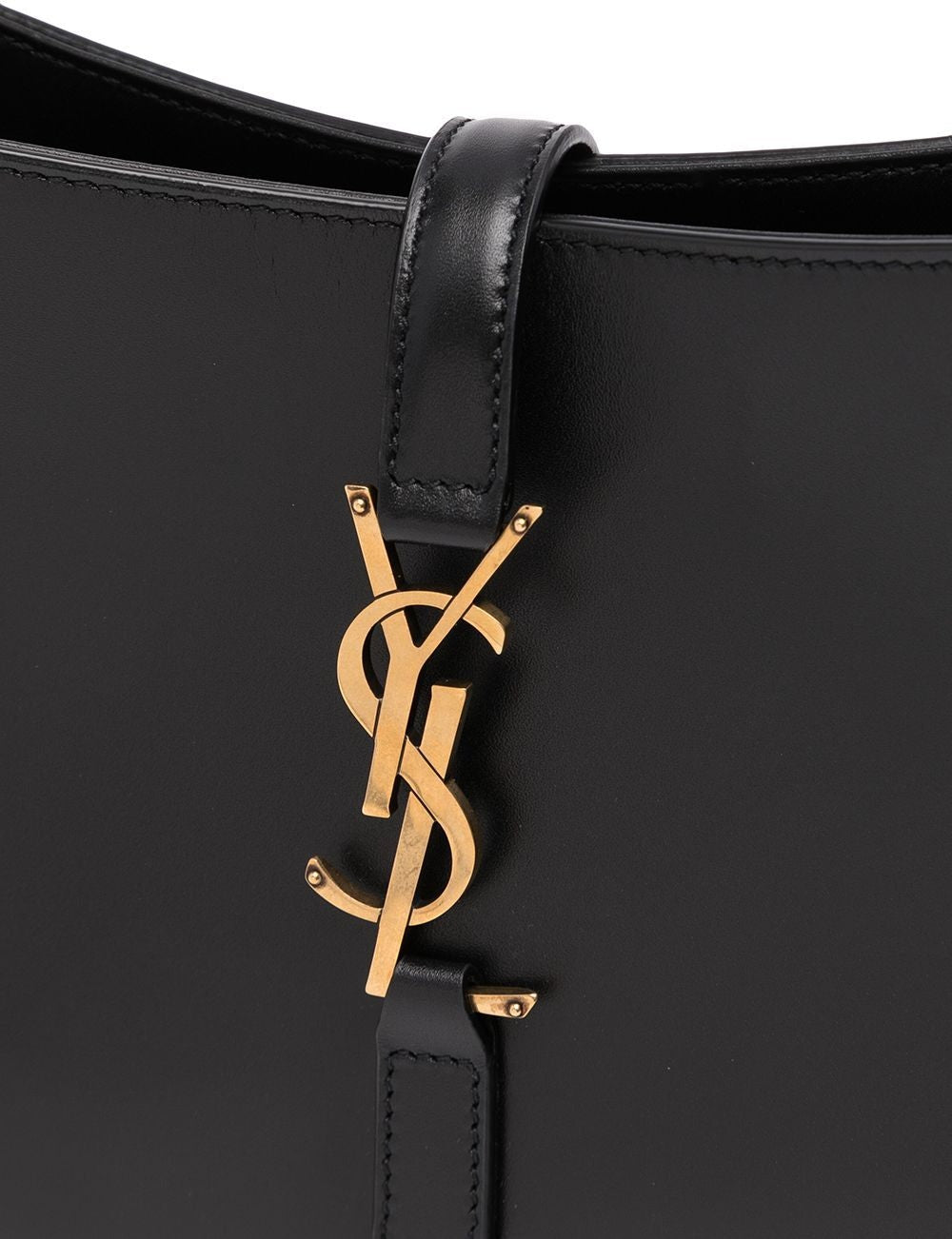 Hobo LE 5 A 7 Shoulder Bag