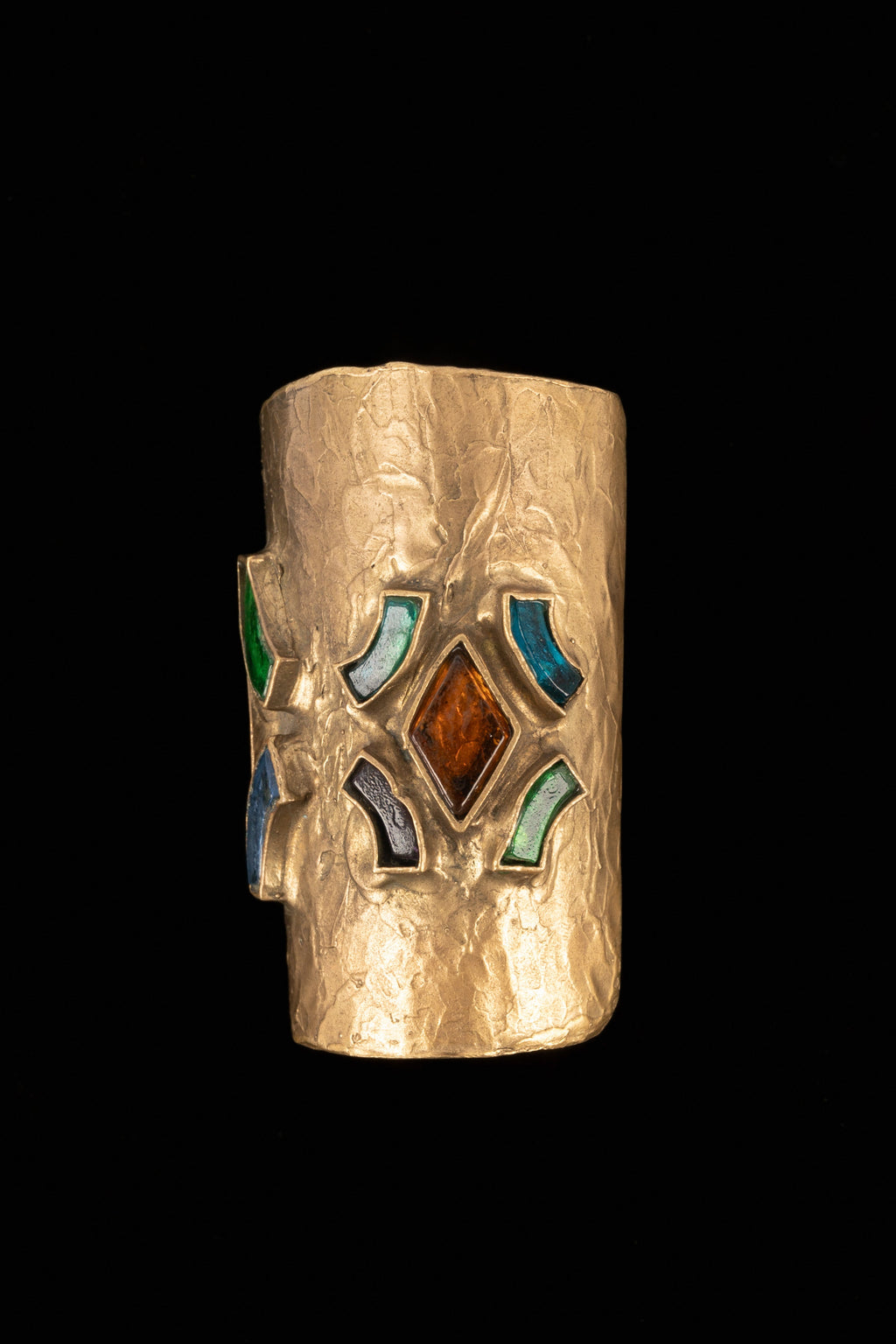 Bracelet manchette Chanel par Goossens
