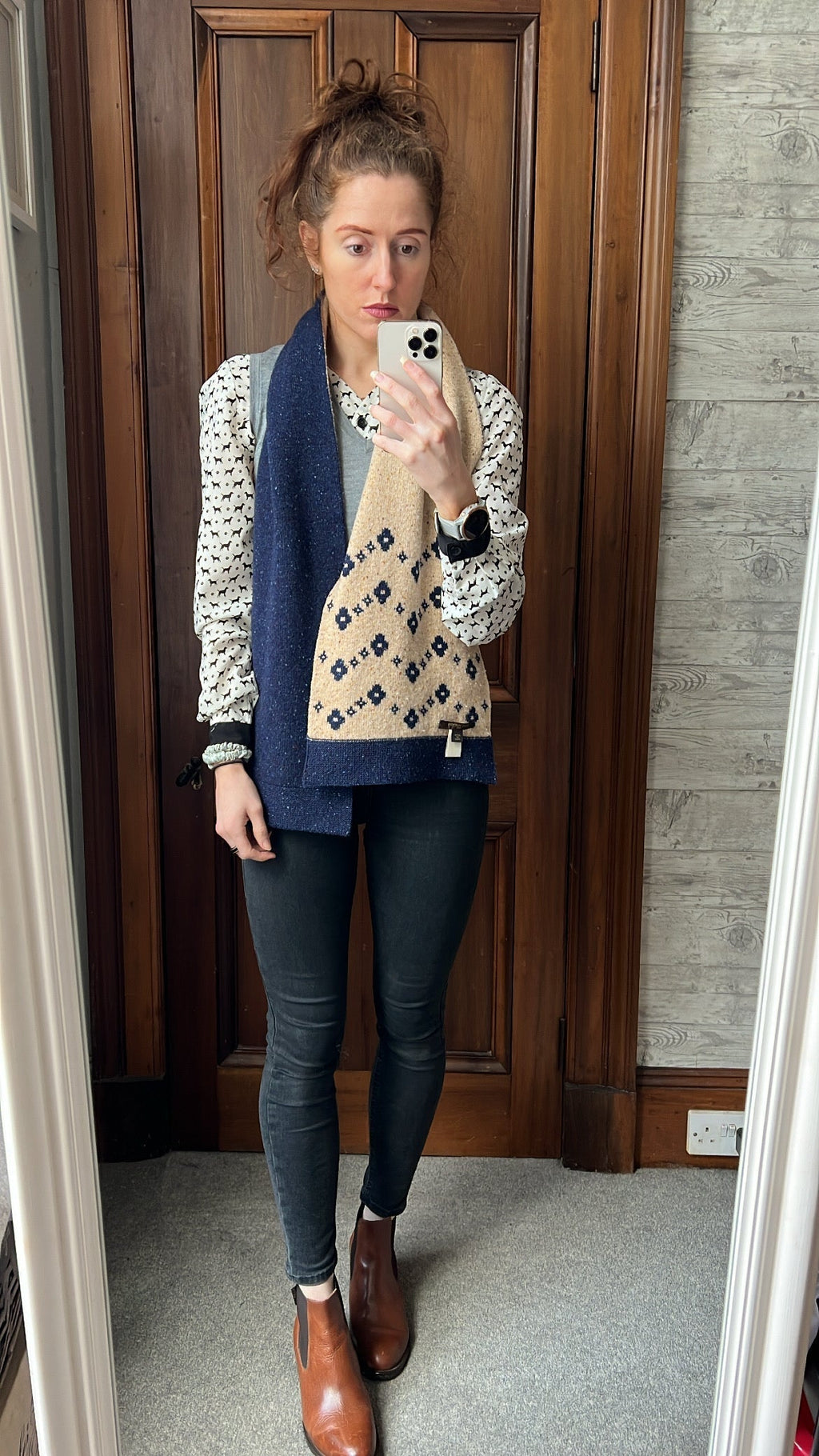 Louis Vuitton Reversible Wool Cashmere Mix Scarf in Navy and Beige