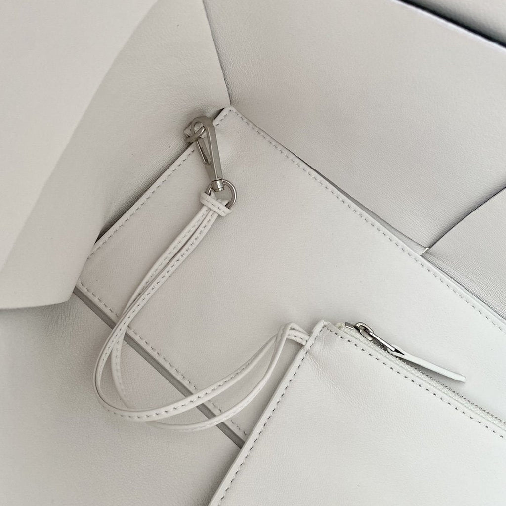 GLAMI Arco Tote Bag For Women 16.14in/41cm In White 609175VMAY39041