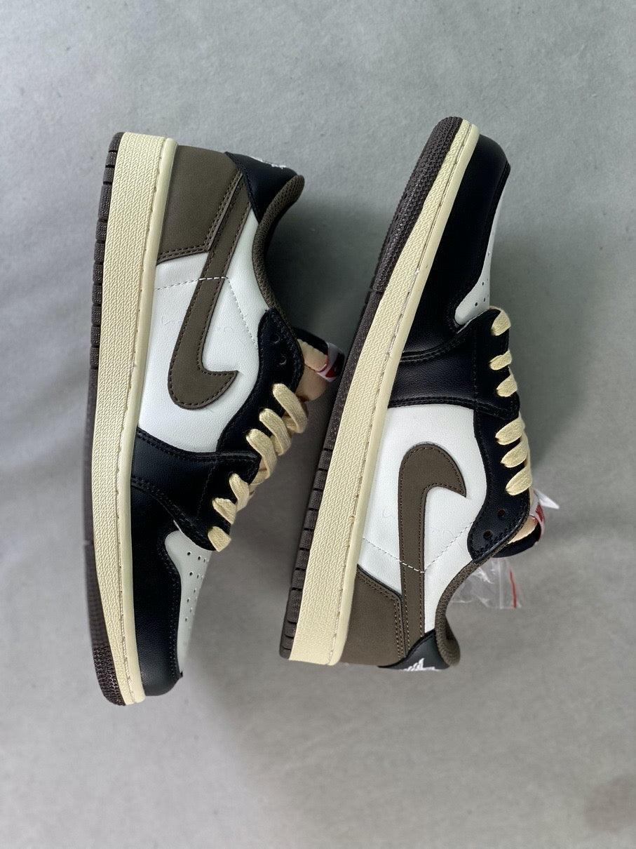 Designer Travis Scott ÃƒÆ’Ã¢â‚¬â€ Air Jordan 1 Low OG ÃƒÂ¢Ã¢â€šÂ¬Ã…â€œReverse M CQ4277 105