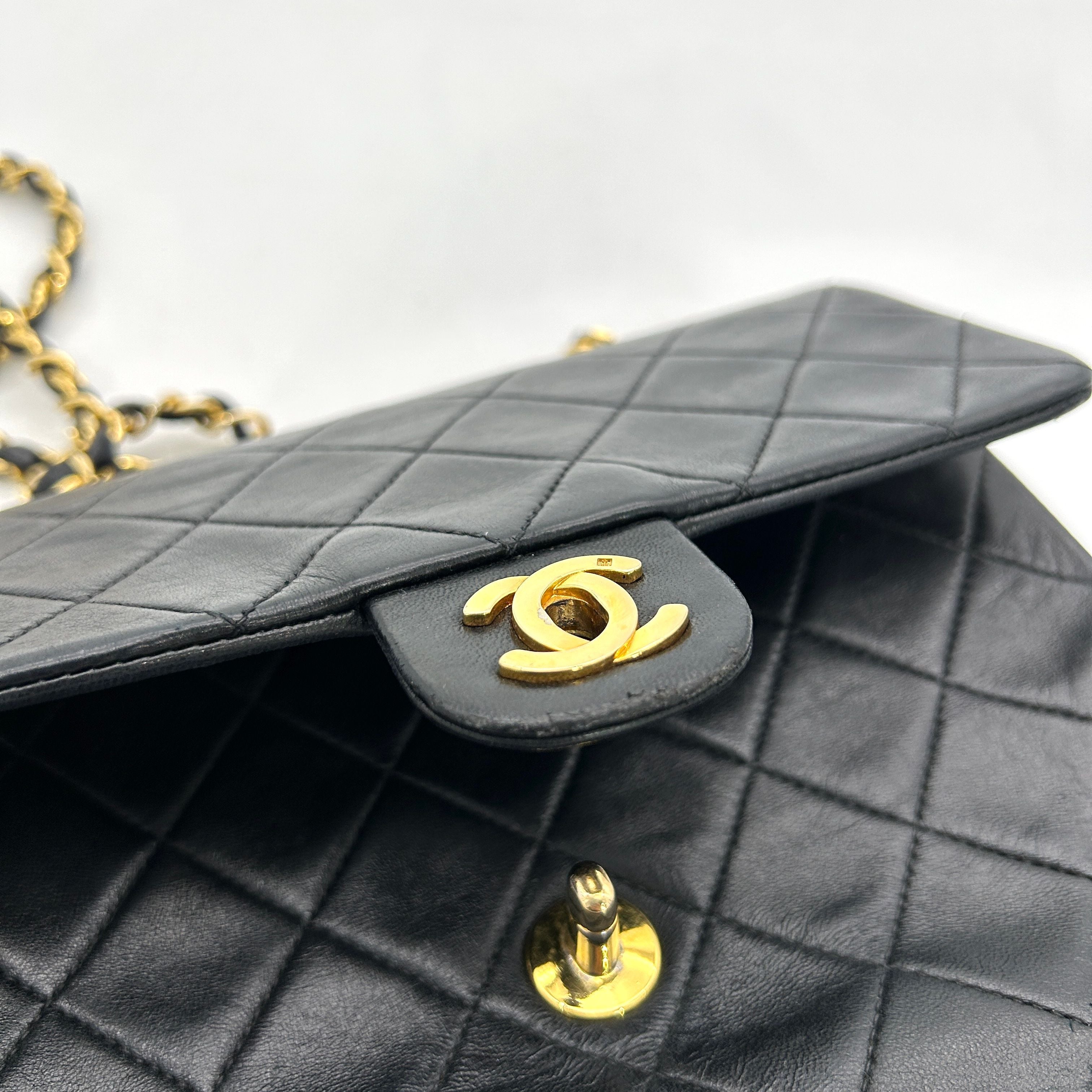 Pre-owned Chanel Classic Mini Square Flap Bag - Black Shoulder Bags, Handbags ch63346cc