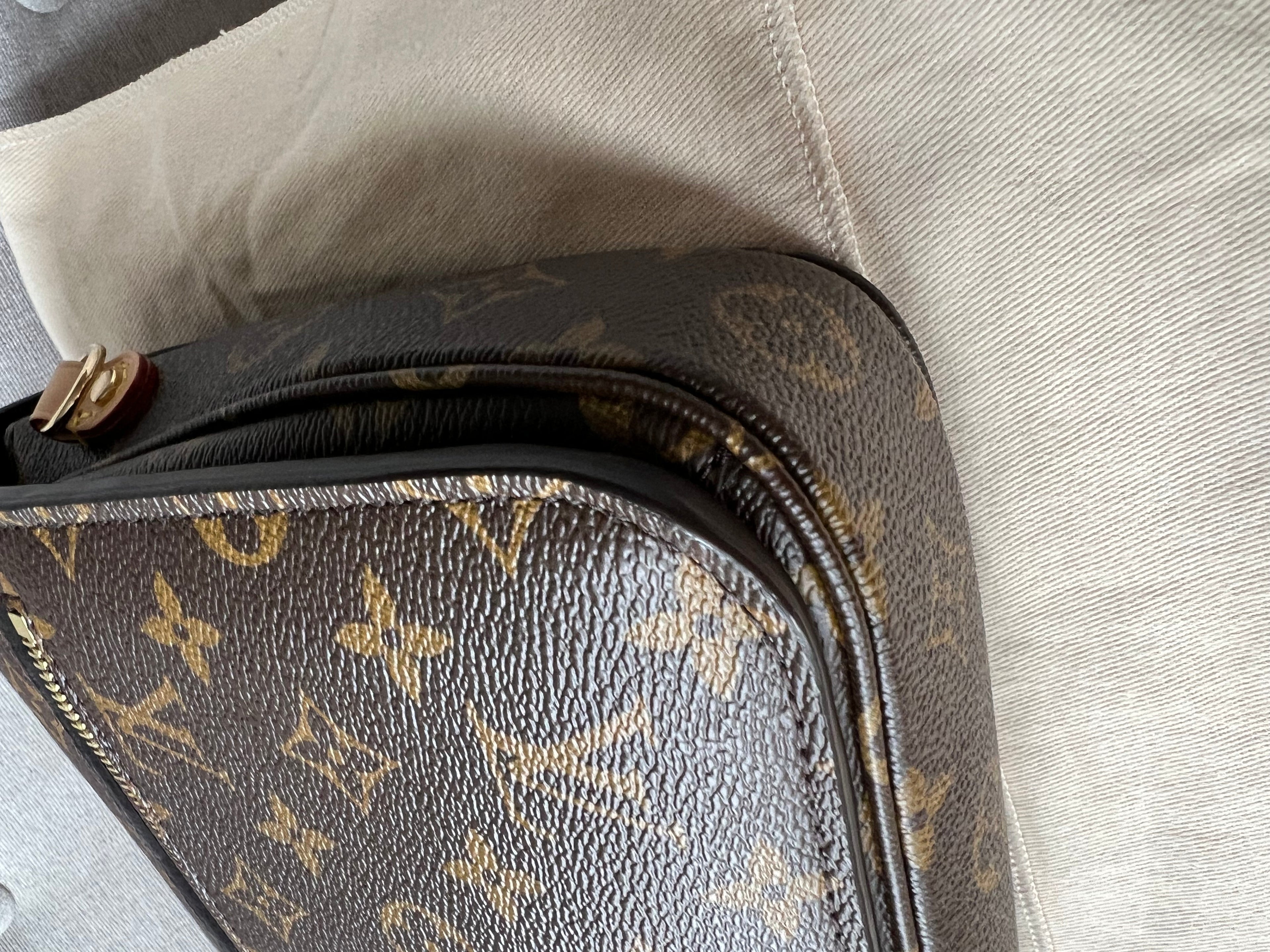 Louis Vuitton Pochette Metis Monogram (RRP £1,970)