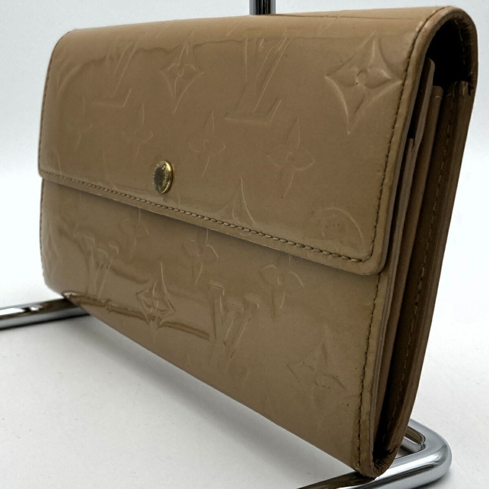 Louis Vuitton Sarah  Patent Leather Wallet  ()