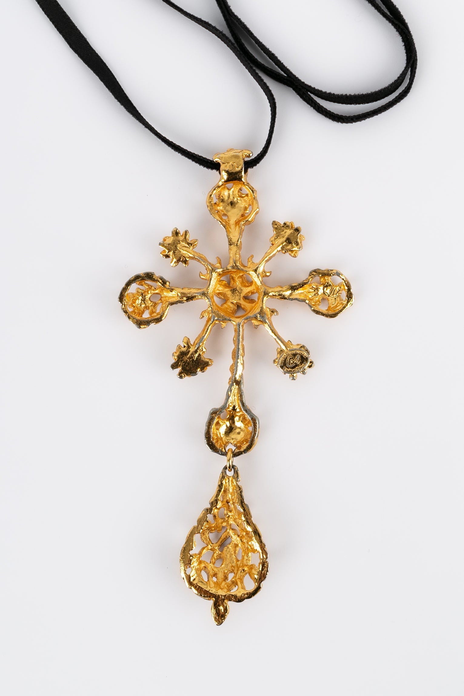 Collier pendentif Christian Lacroix