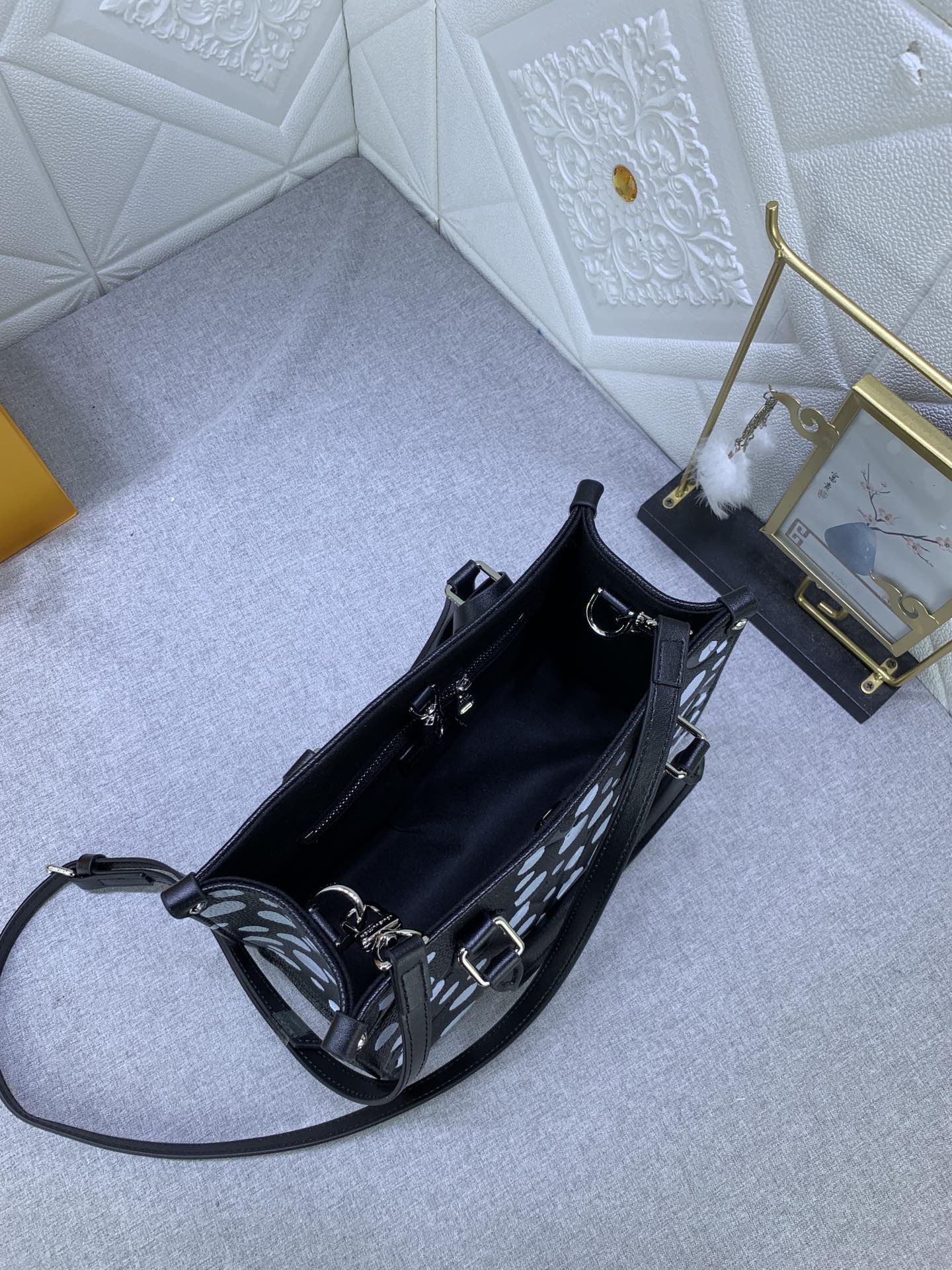 EN - New Bag LUV 638