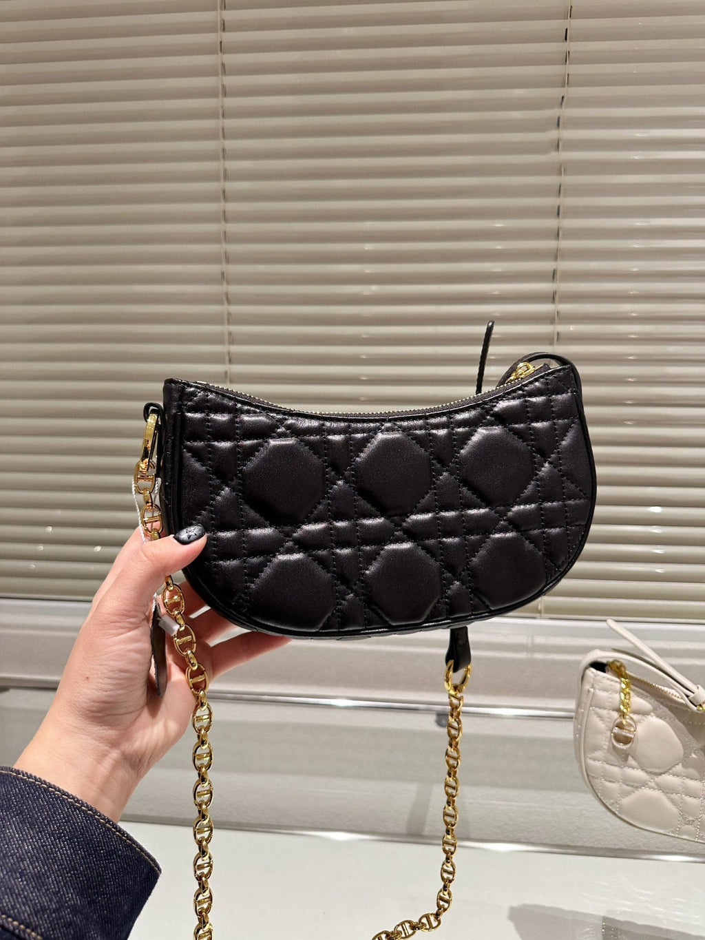 EN - Luxury Bags DIR 373