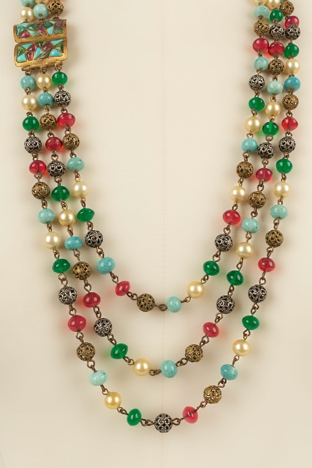 Collier ancien en pÃƒÆ’Ã‚Â¢te de verre.