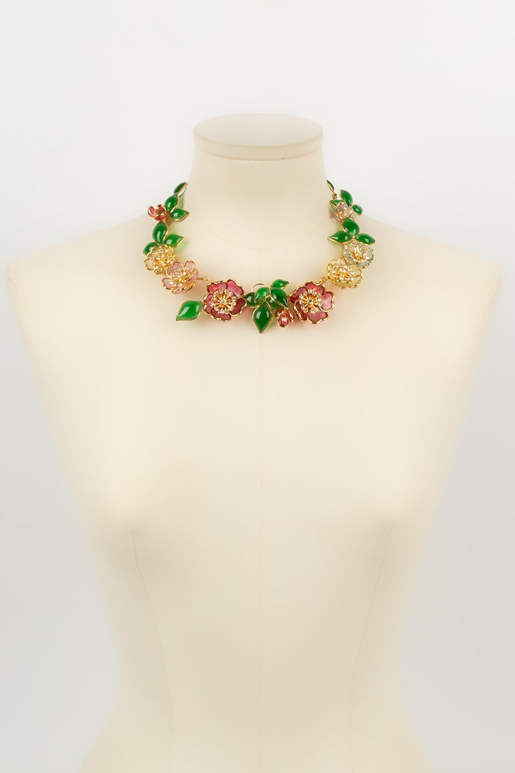 Collier Augustine