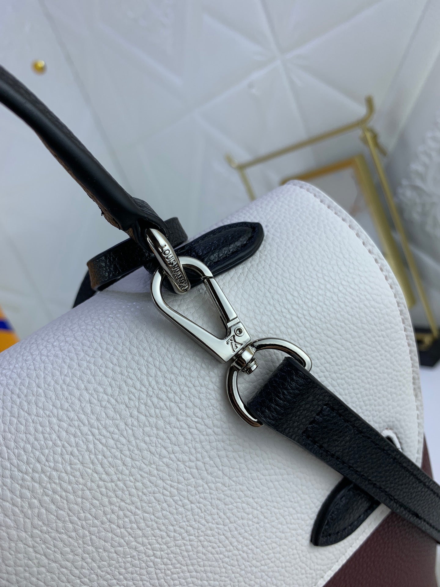 EN - Luxury Bags LUV 747