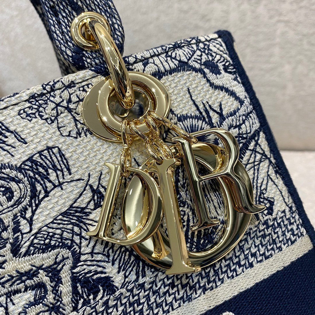 GLAMI MeGLAMIum Lady D-Lite Bag Blue Toile de Jouy Reverse Embroidery, Blue Handbags, Crossbody Bags, 24cm CD M0565ORGO_M928