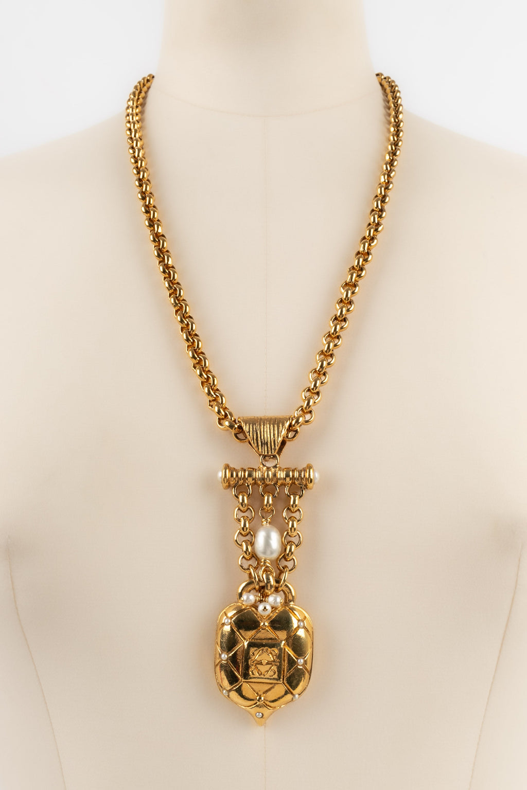 Collier Loewe