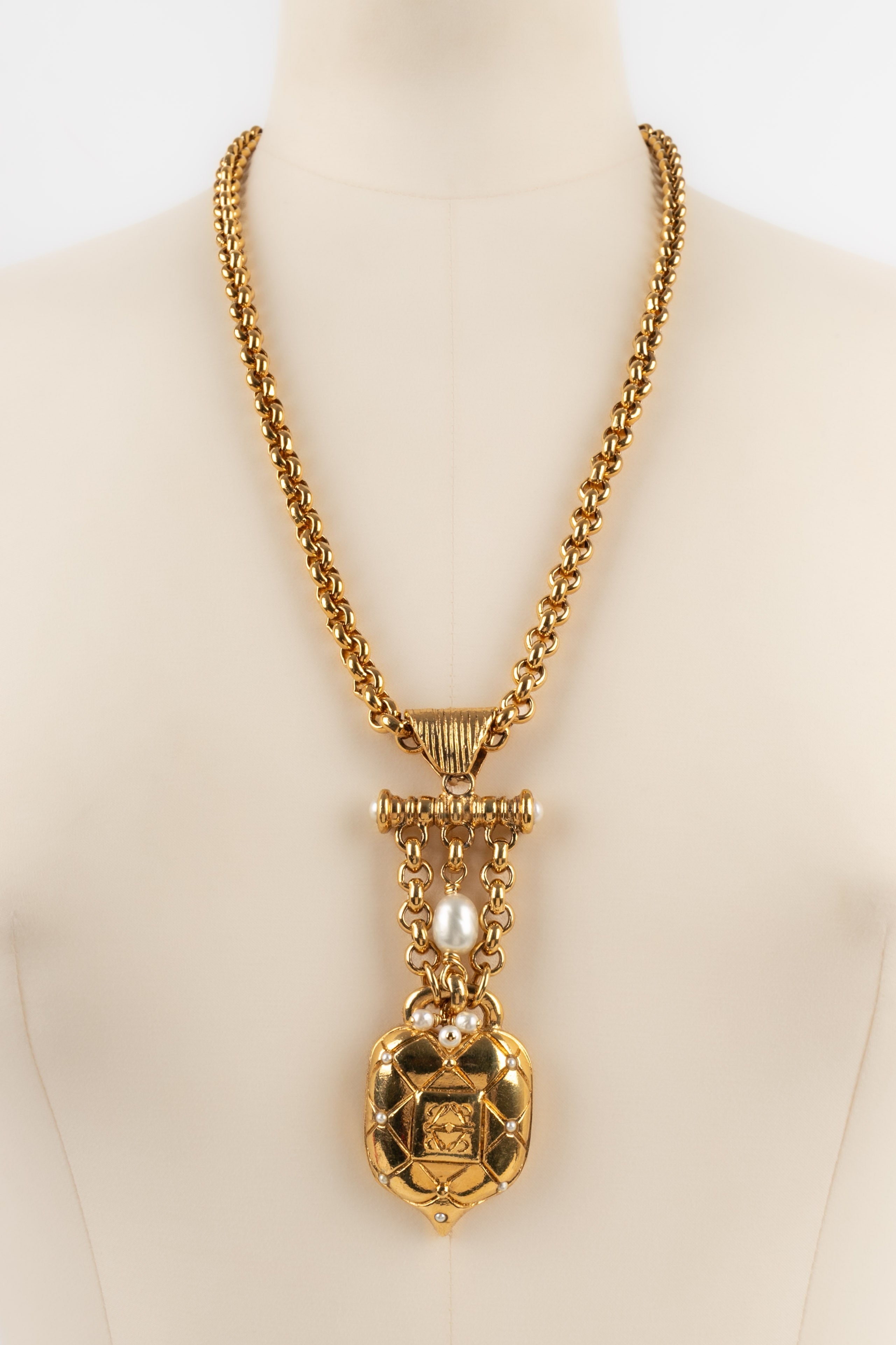 Collier Loewe