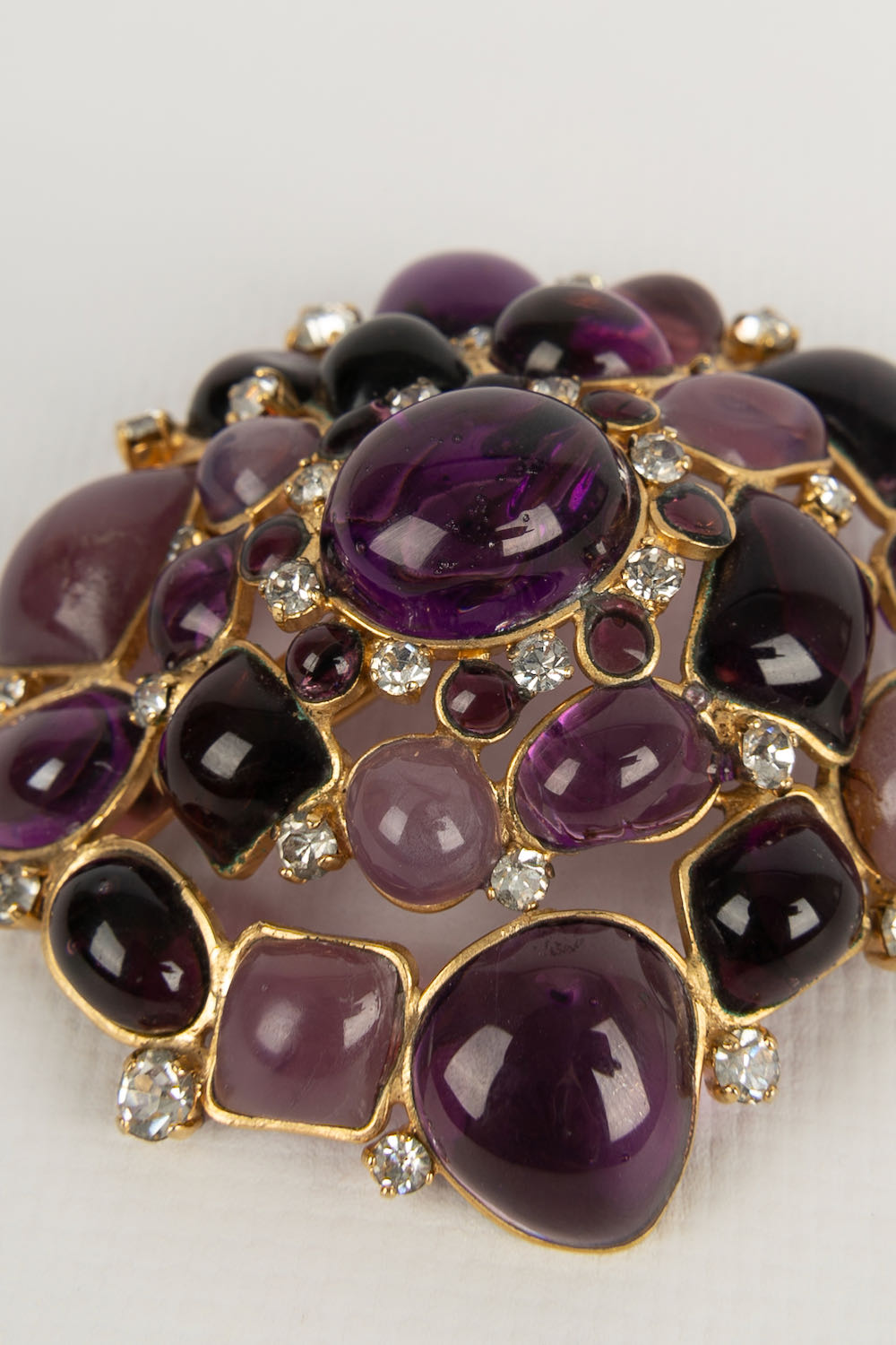 Broche Casty
