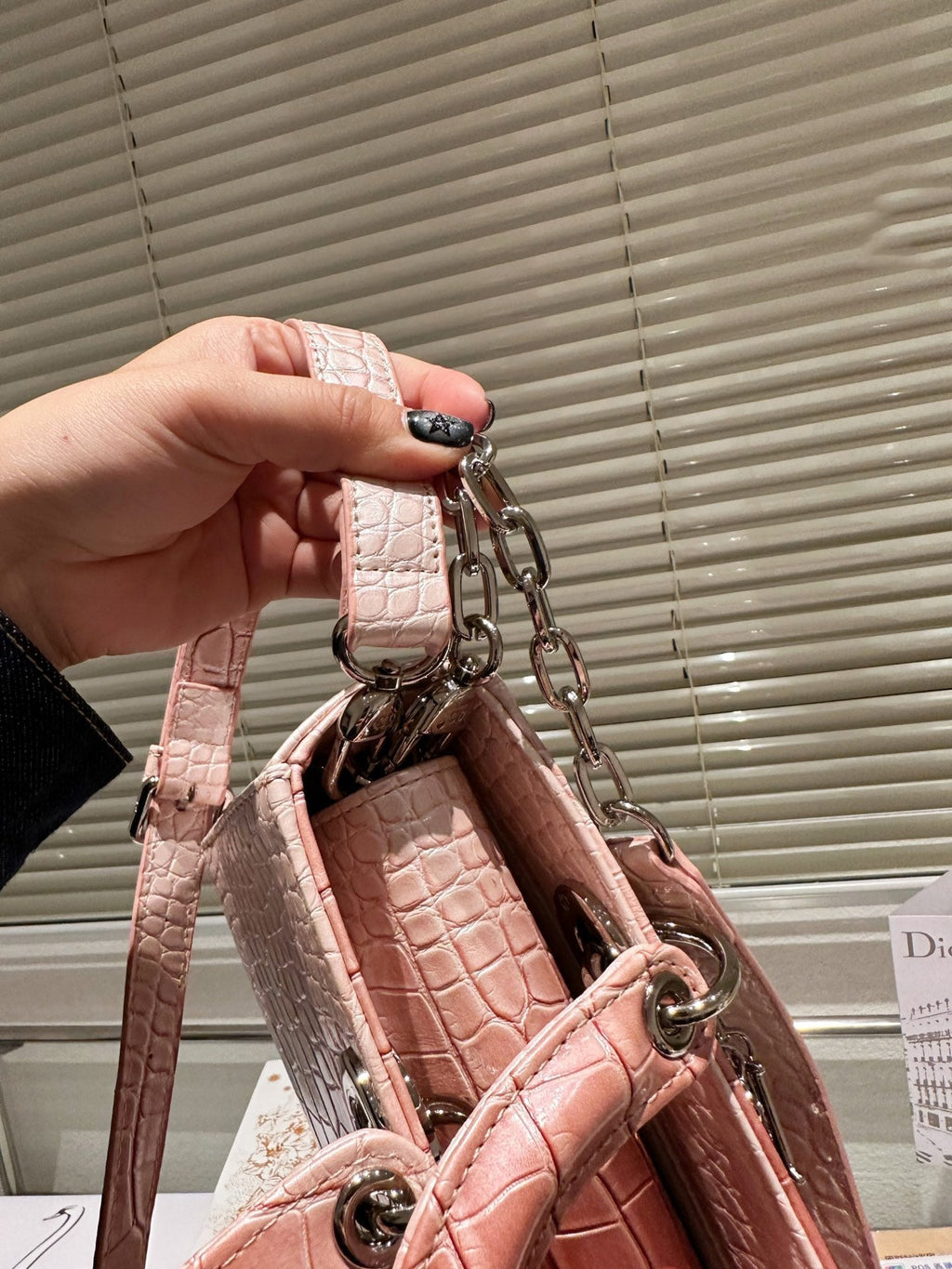 EN - Luxury Bags DIR 372