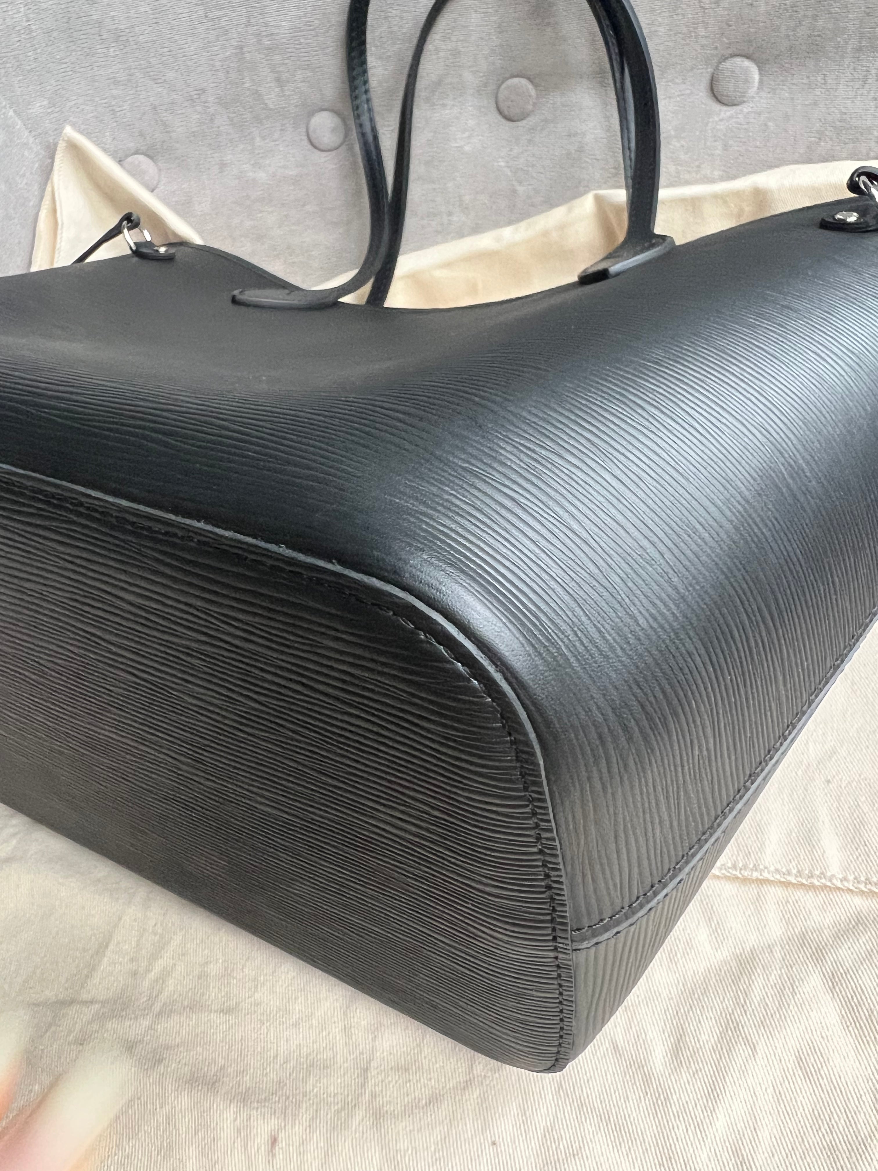 Louis Vuitton Neverfull MM Black Epi Leather (RRP £1,740)