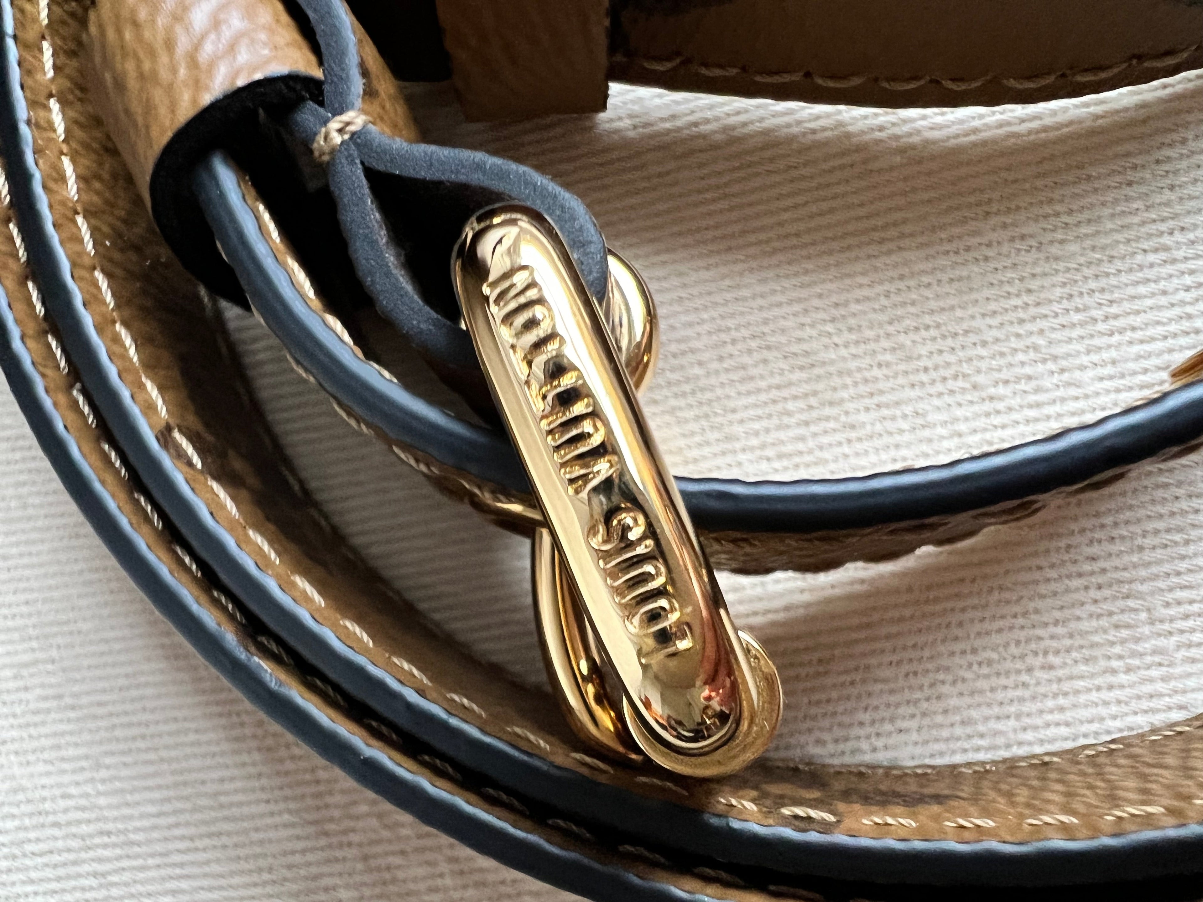 Louis Vuitton Pochette Metis Reverse Monogram (RRP £2,000)