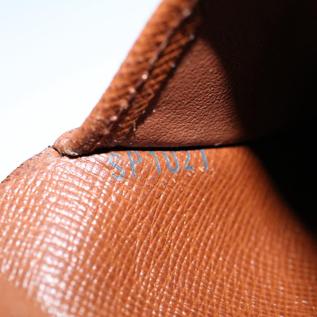 Louis Vuitton Porte-Monnaie  Canvas Wallet  ()