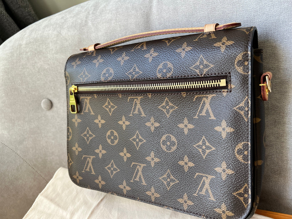 Louis Vuitton Pochette Metis Monogram (RRP £1,970)