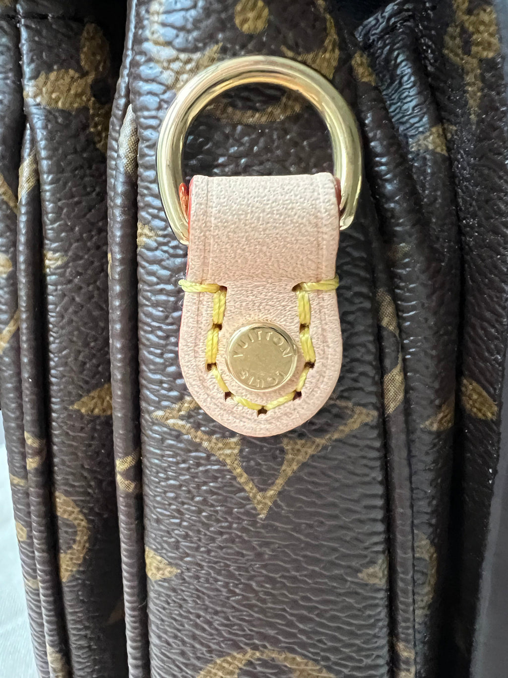 Louis Vuitton Pochette Metis Monogram (RRP £1,970)