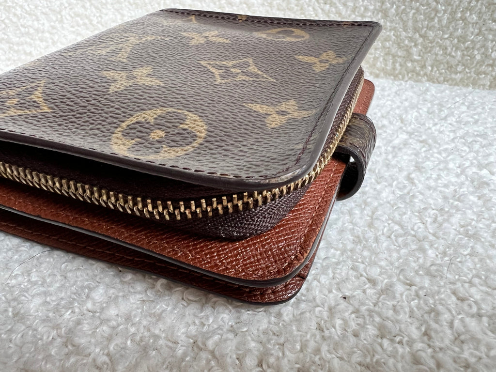 Louis Vuitton Monogram Small Bifold Wallet