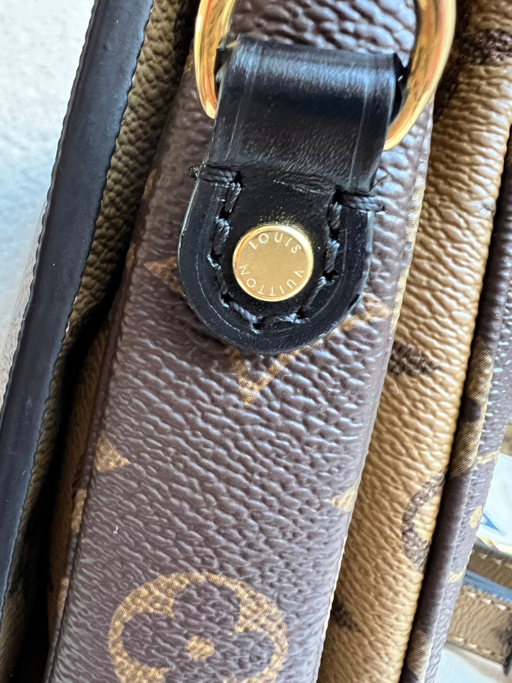 Louis Vuitton Pochette Metis Reverse Monogram (RRP £1,970)