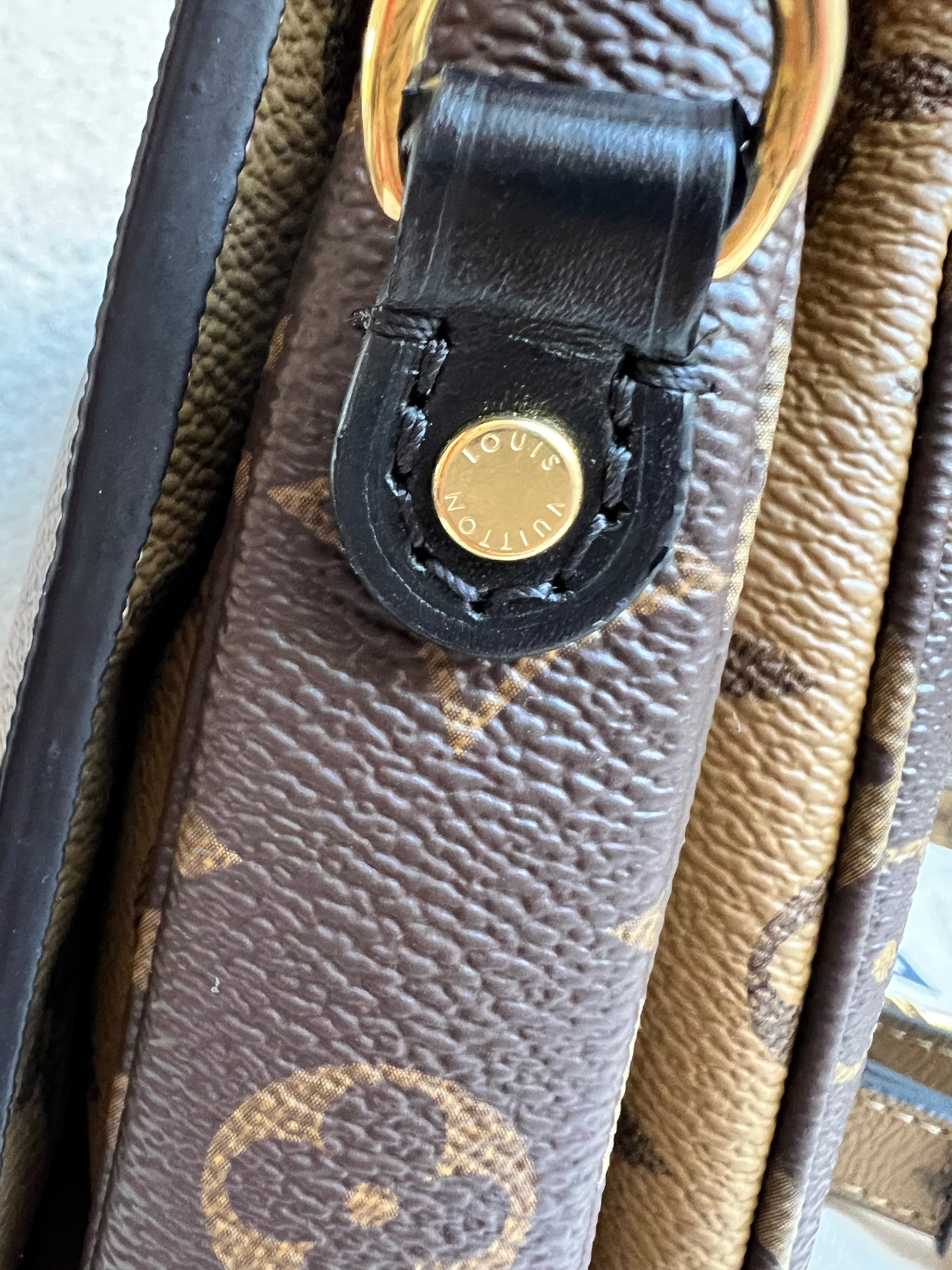 Louis Vuitton Pochette Metis Reverse Monogram (RRP £1,970)