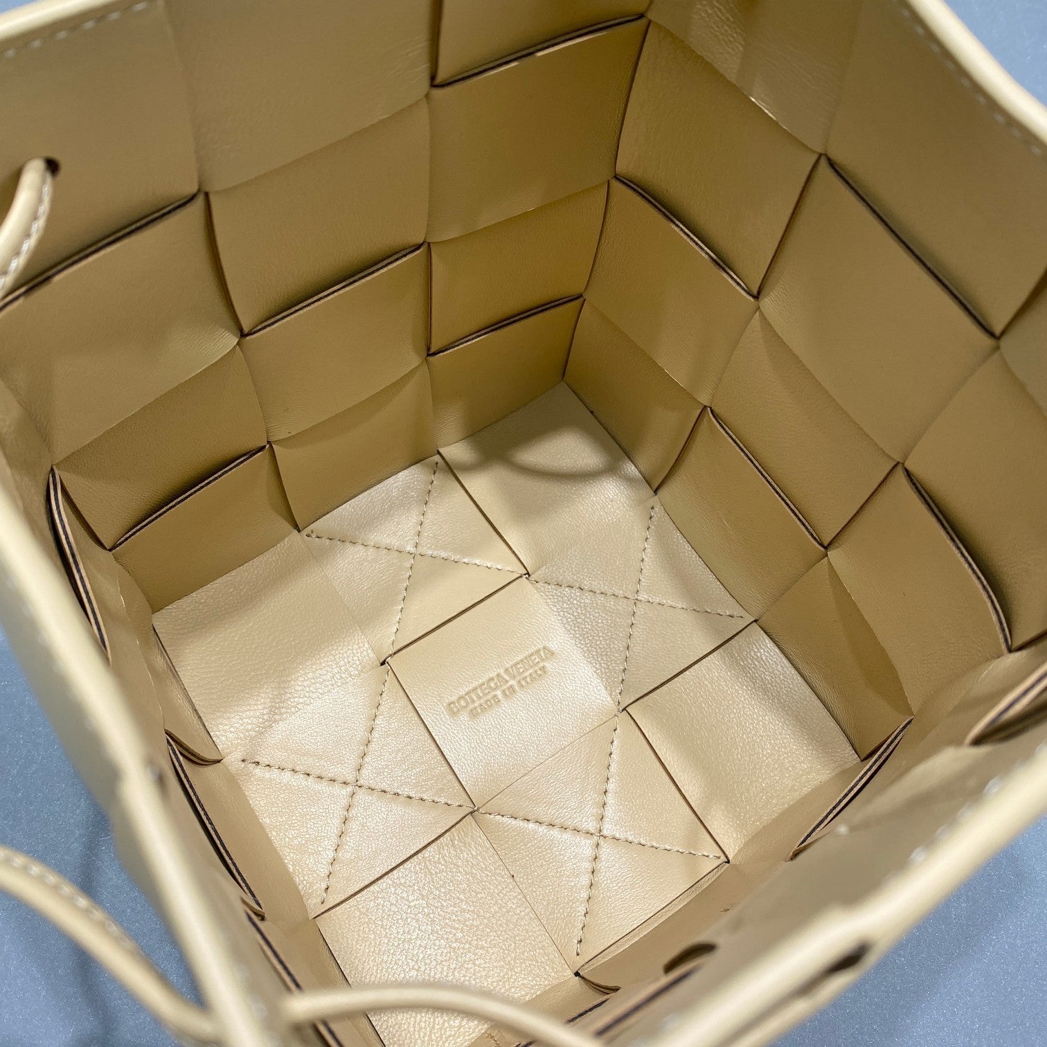 GLAMI Mini Cassette Bucket Bag Beige, For Women, Bags 5.5in/14cm 680217VCQC49776