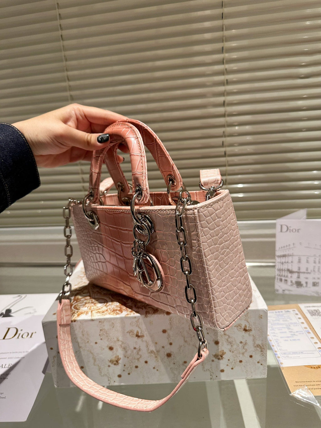 EN - Luxury Bags DIR 372
