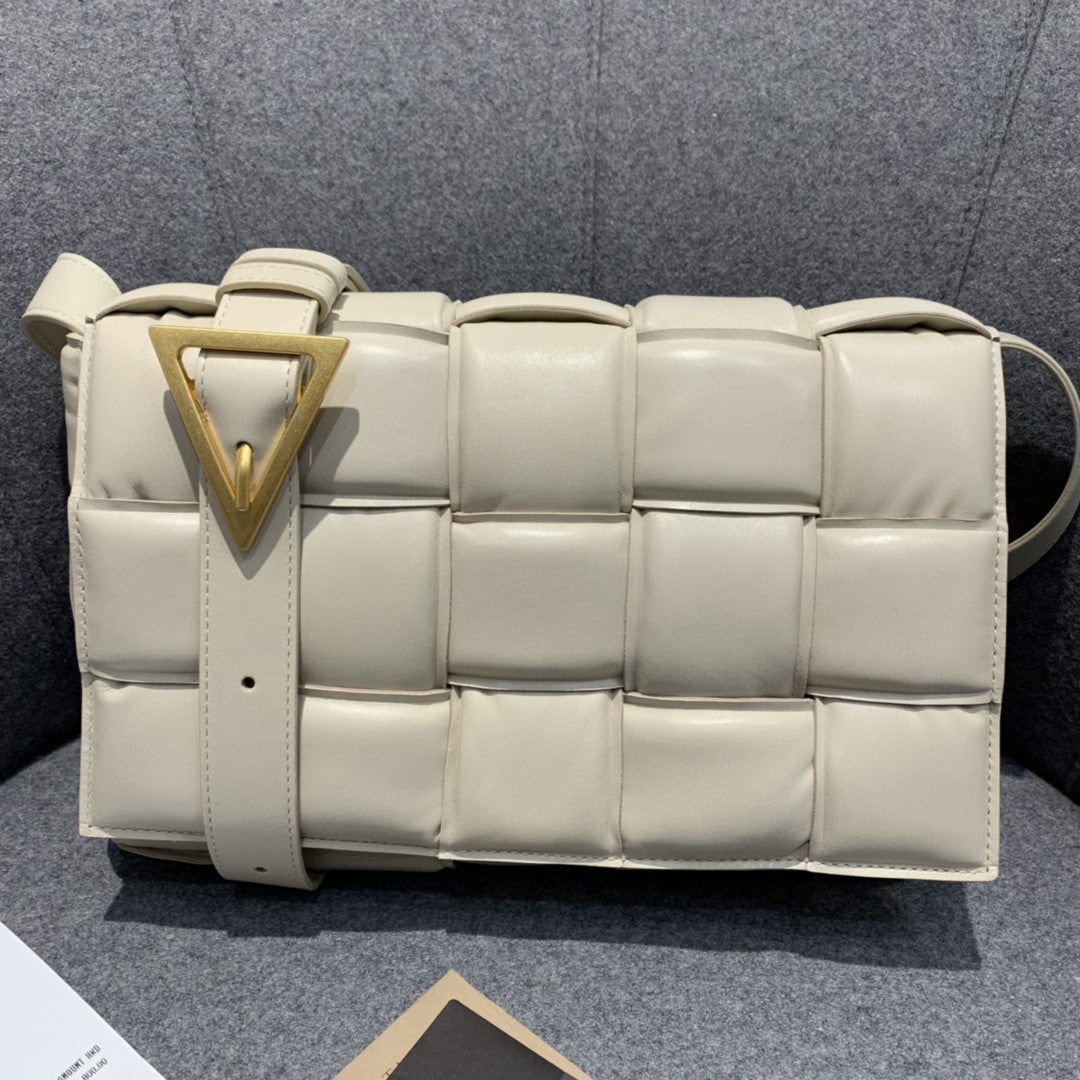 GLAMI Padded Cassette Bag For Women 10.2in/26cm In Chalk 591970VCQR19143
