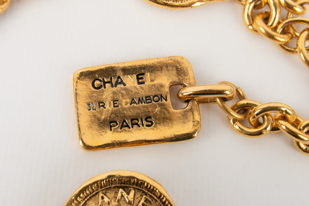 Collier court en mÃƒÆ’Ã‚Â©tal dorÃƒÆ’Ã‚Â© Chanel