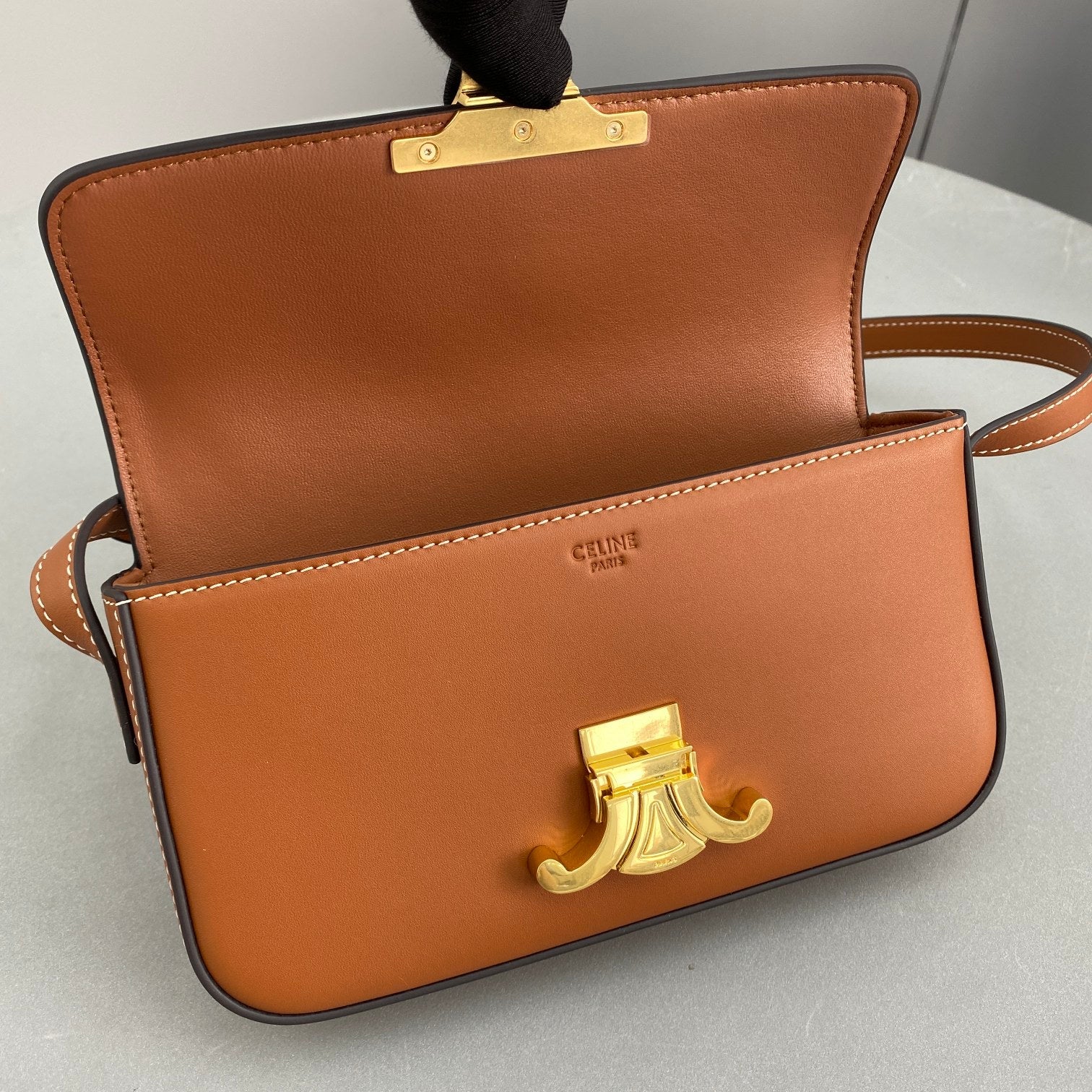 GLAMI Triomphe Shoulder Bag Brown For Women 8in/20cm 194143BFN.04LU