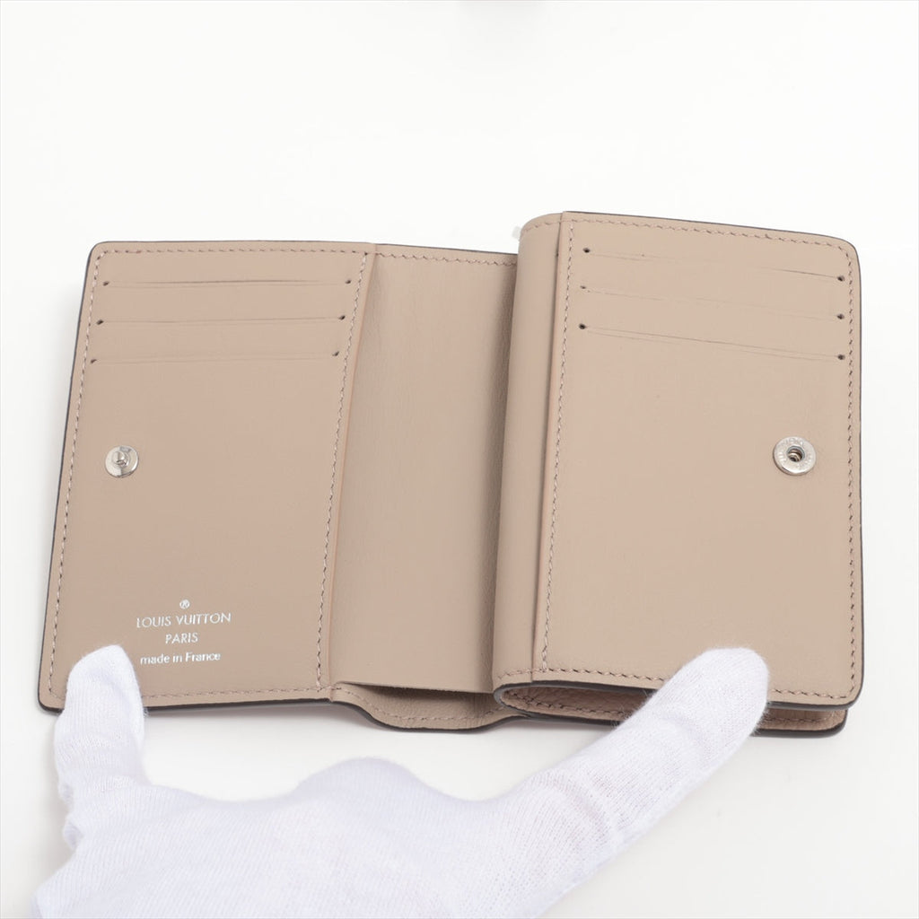 Louis Vuitton Machina Portefolio Clear M80817 Gale Compact Wallet